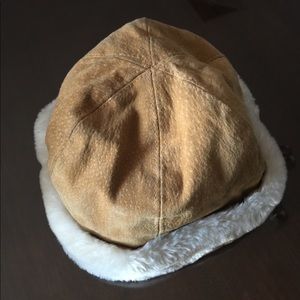 Leather hat, camel color, cloth lining, faux trim